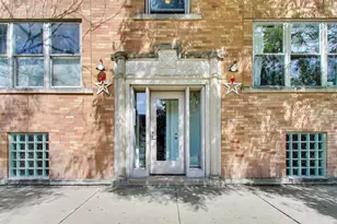 3807 N Campbell Ave, Chicago, IL 60618 - Photo 2
