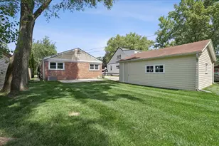 837 Lange St, Mundelein, IL 60060 - Photo 14