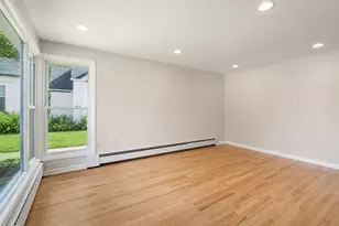 837 Lange St, Mundelein, IL 60060 - Photo 2