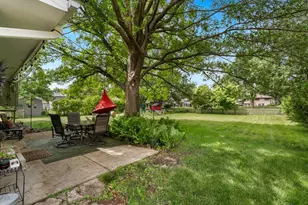 11S560 Whittington Ln, Naperville, IL 60564 - Photo 22