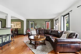 11S560 Whittington Ln, Naperville, IL 60564 - Photo 4