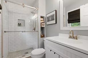 11S560 Whittington Ln, Naperville, IL 60564 - Photo 12