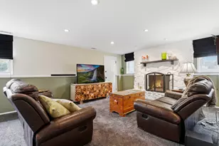 11S560 Whittington Ln, Naperville, IL 60564 - Photo 16