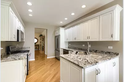 21235 Windsor Lake Lane, Crest Hill, IL 60403 - Photo 10