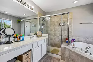 2011 Sunset Ct, Zion, IL 60099 - Photo 14