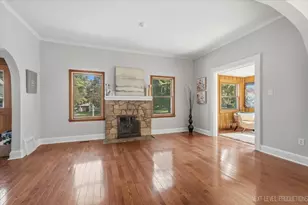 32W183 Glos St, Wayne, IL 60184 - Photo 4