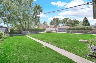 5141 W Chase Ave, Skokie, IL 60077 - Photo 12