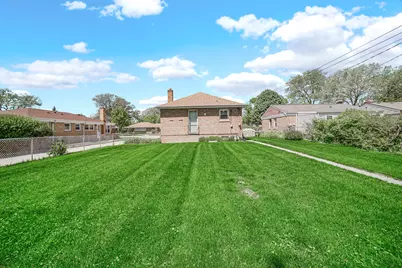 5141 W Chase Avenue, Skokie, IL 60077 - Photo 14
