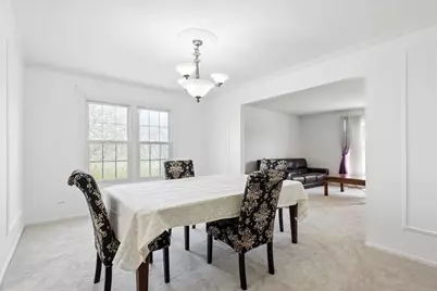 8 Auburn Drive, Glendale Heights, IL 60139 - Photo 4