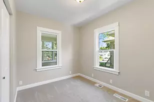 716 Wilcox St, Joliet, IL 60435 - Photo 10