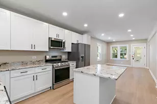 716 Wilcox St, Joliet, IL 60435 - Photo 8