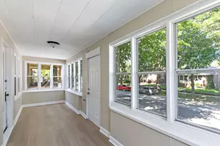 716 Wilcox St, Joliet, IL 60435 - Photo 2