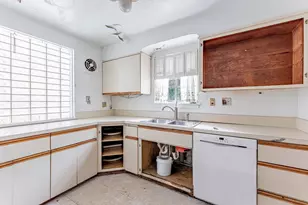 8238 S Prairie Ave, Chicago, IL 60619 - Photo 10