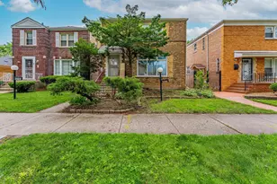 8238 S Prairie Ave, Chicago, IL 60619 - Photo 2