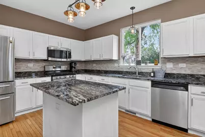 1597 W Hartsburg Lane, North Aurora, IL 60542 - Photo 6