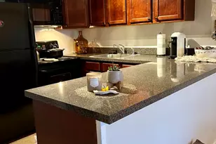 5811 Oakwood Dr, Lisle, IL 60532 - Photo 8