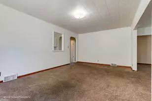 7S151 N Eola Rd, Aurora, IL 60502 - Photo 6