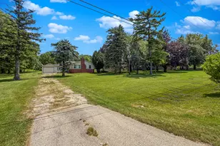 7S151 N Eola Rd, Aurora, IL 60502 - Photo 1