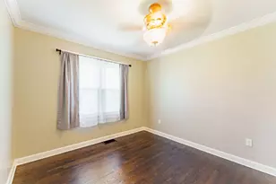 7805 Suburban Ln, Bridgeview, IL 60455 - Photo 6