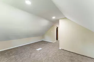 7805 Suburban Ln, Bridgeview, IL 60455 - Photo 14
