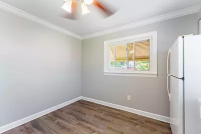 7805 Suburban Lane, Bridgeview, IL 60455 - Photo 10