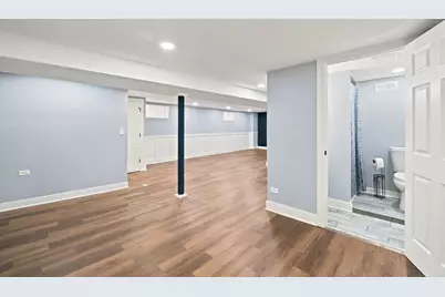 555 E 105th Street, Chicago, IL 60628 - Photo 14