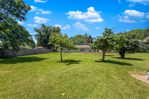 7S175 N Eola Rd, Aurora, IL 60502 - Photo 16