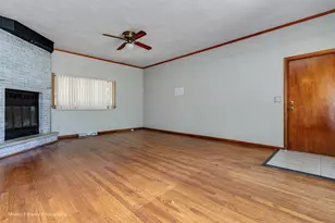 7S175 N Eola Rd, Aurora, IL 60502 - Photo 6