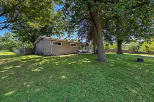 7S175 N Eola Rd, Aurora, IL 60502 - Photo 14