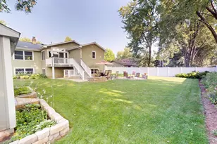 1201 S 10th St, Saint Charles, IL 60174 - Photo 28