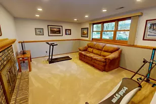 1201 S 10th St, Saint Charles, IL 60174 - Photo 22
