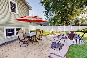 1201 S 10th St, Saint Charles, IL 60174 - Photo 26