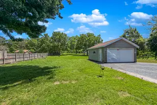 7S201 N Eola Rd, Aurora, IL 60504 - Photo 4