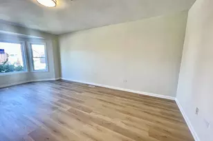 8312 S Phillips Ave, Chicago, IL 60617 - Photo 2