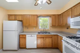 440 Manor Dr, Peotone, IL 60468 - Photo 6