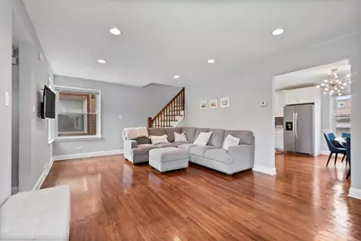 2611 W Jarlath Street, Chicago, IL 60645 - Photo 2
