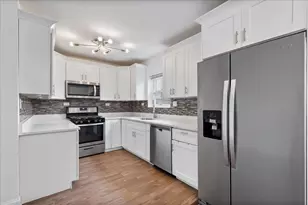 2611 W Jarlath St, Chicago, IL 60645 - Photo 4