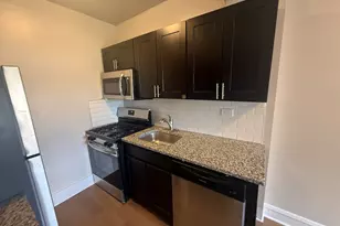 6748 N Ashland Ave, Chicago, IL 60626 - Photo 2