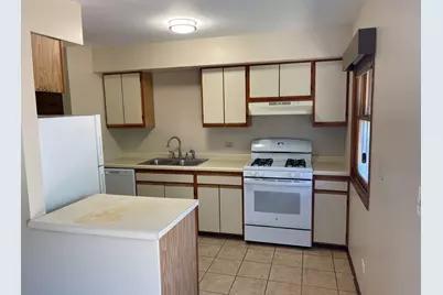 352 College Street, Crystal Lake, IL 60014 - Photo 10