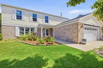 399 Stonewood Circle, Carol Stream, IL 60188 - Photo 2