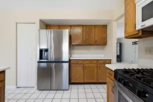 399 Stonewood Cir, Carol Stream, IL 60188 - Photo 12