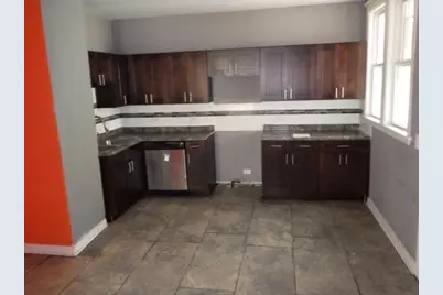 7916 S East End Avenue, Chicago, IL 60617 - Photo 2