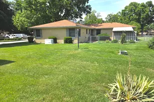 1308 Anderson St, Bloomington, IL 61701 - Photo 14