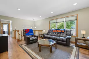 152 S Lancaster Dr, Bolingbrook, IL 60440 - Photo 2