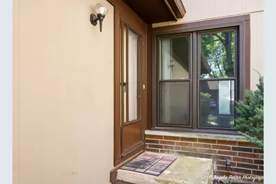 246 Shadowbend Drive, Wheeling, IL 60090 - Photo 2