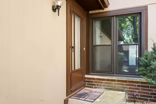 246 Shadow Bend Dr, Wheeling, IL 60090 - Photo 2