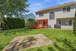 15 W Country Walk Dr W, Round Lake Beach, IL 60073 - Photo 22