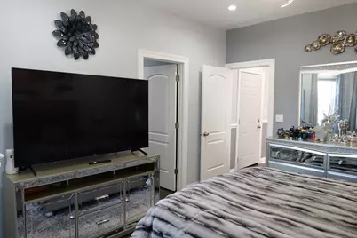 739 N Trumbull Avenue, Chicago, IL 60624 - Photo 20