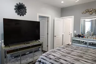 739 N Trumbull Ave, Chicago, IL 60624 - Photo 20