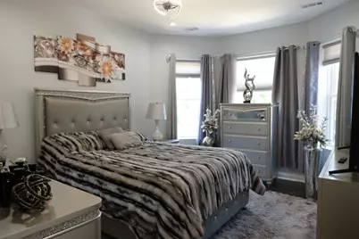 739 N Trumbull Avenue, Chicago, IL 60624 - Photo 18